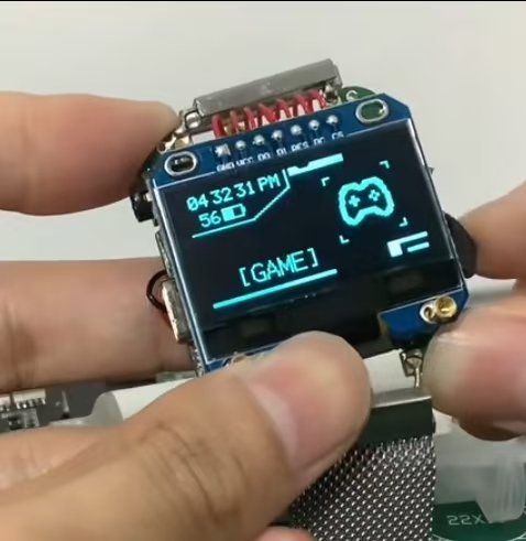 1.3寸OLED的STM32手表 产品图 2/4
