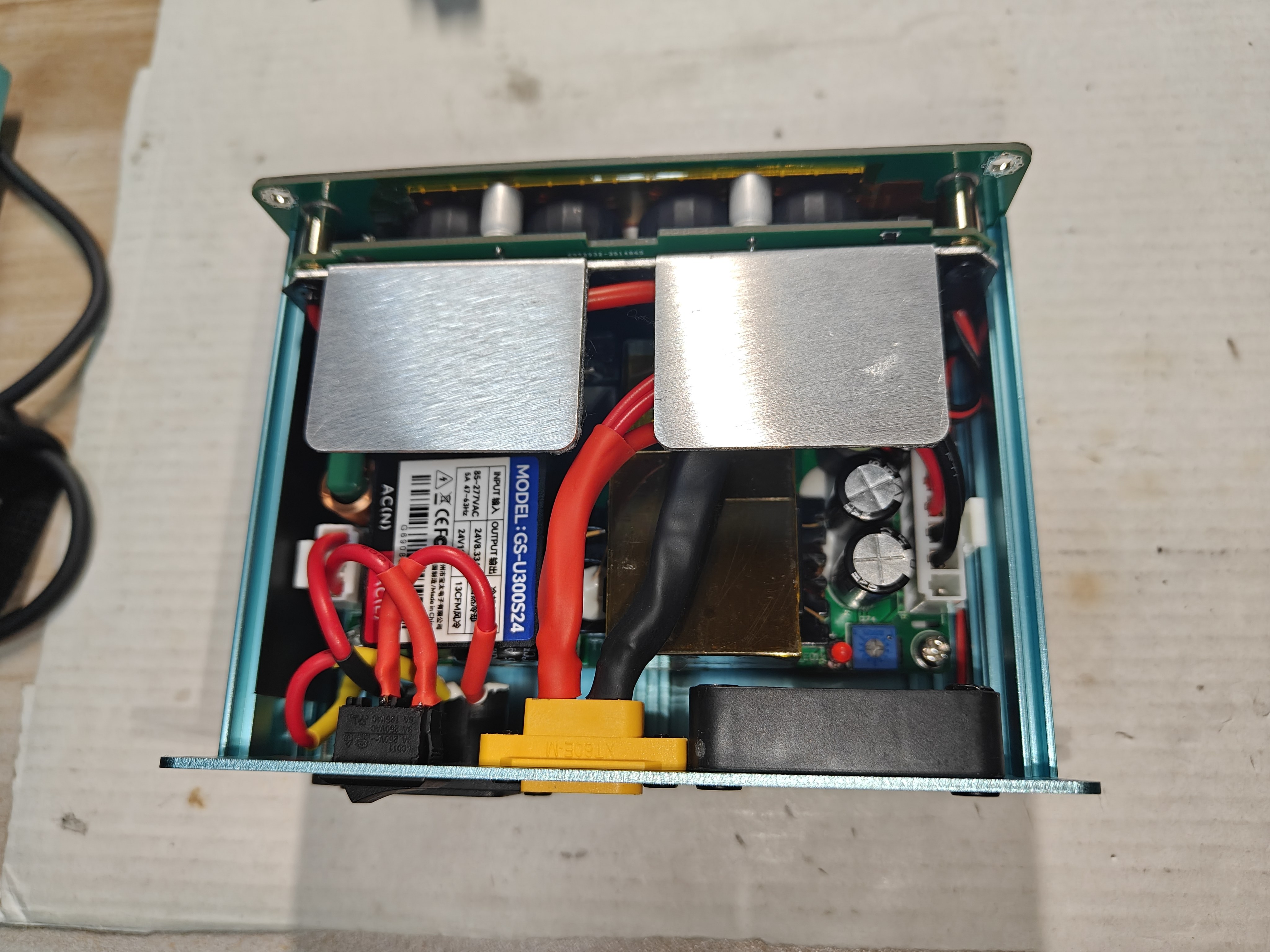 公私有全协议桌面快充充电站 300W 内置电源 四口独立 高颜值 到手用 产品图 4/5