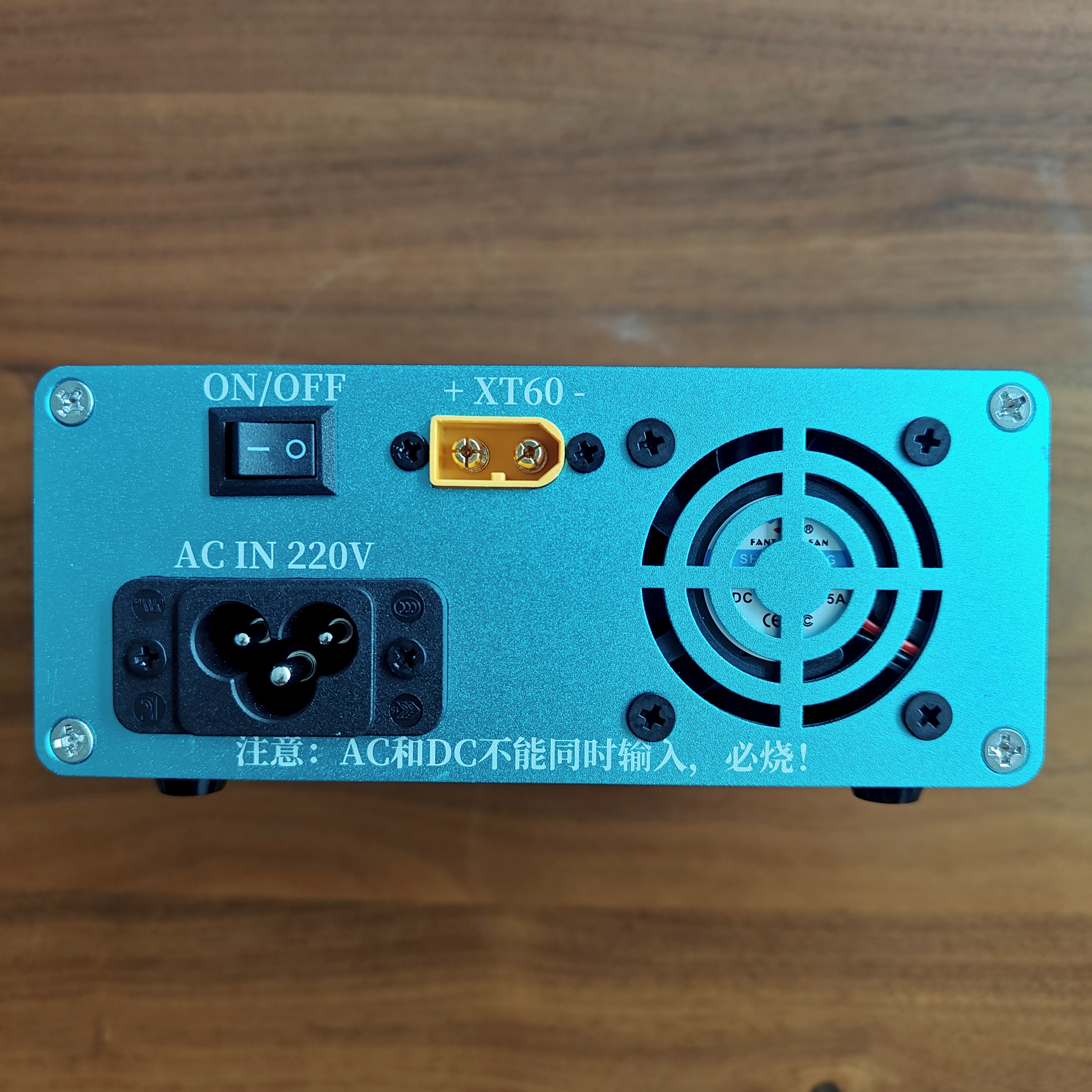 公私有全协议桌面快充充电站 300W 内置电源 四口独立 高颜值 到手用 详情图 3